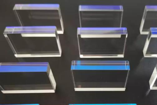 藍(lán)寶石玻璃