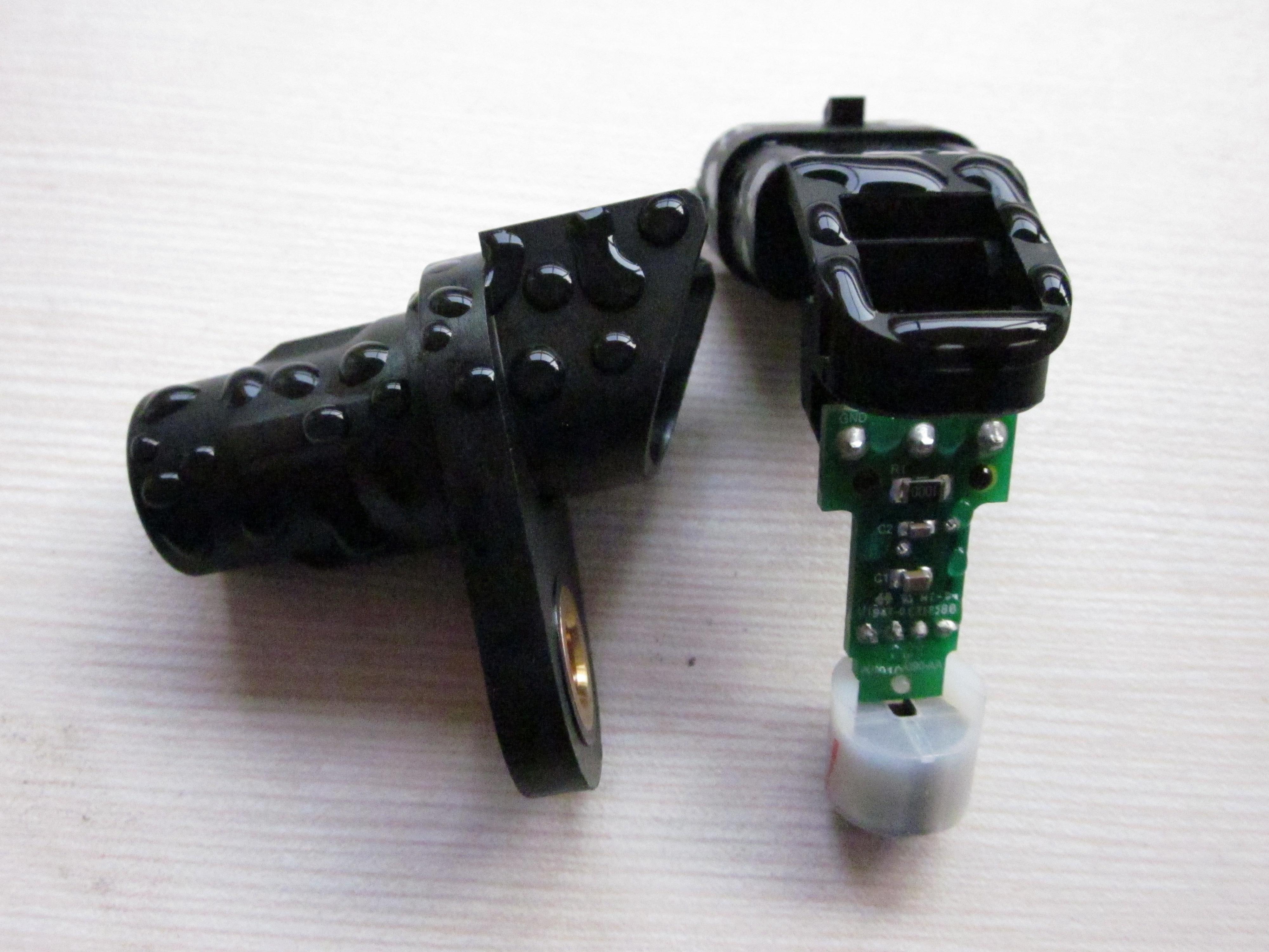 等離子處理前不沾水，水珠狀