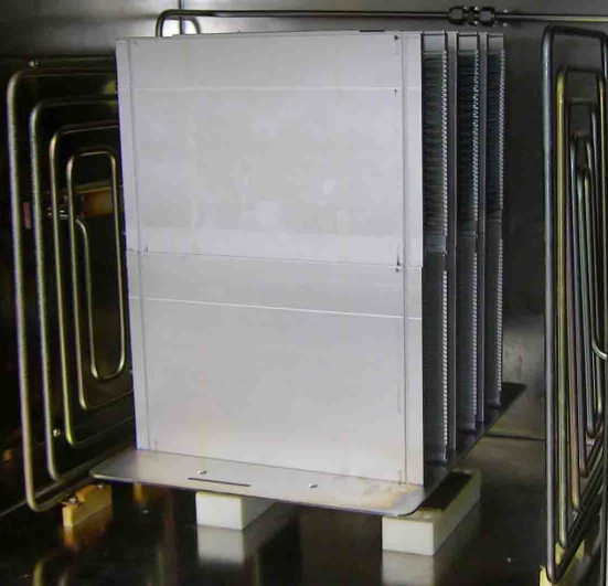 內(nèi)置盤繞狀線圈生成感應(yīng)耦合等離子體-普樂斯等離子清洗機(jī)