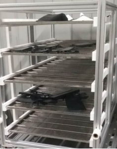 塑料件放置托架-普樂斯等離子清洗機(jī)