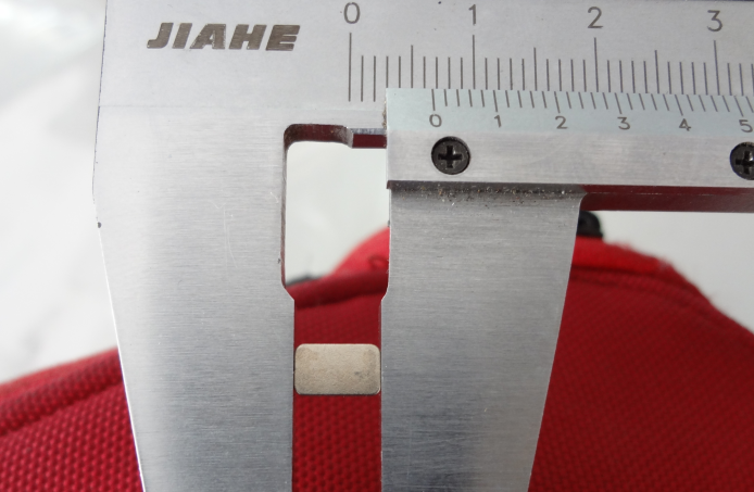 微型磁鋼片-普樂斯等離子清洗機(jī)