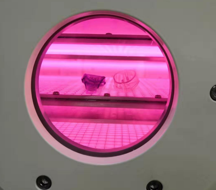 泳鏡等離子處理過程中-普樂斯等離子處理機