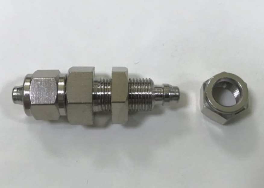 低溫等離子清洗機(jī)的快擰接頭-普樂(lè)斯等離子清洗機(jī)