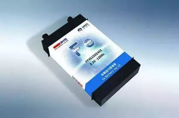 比亞迪明年或?qū)⑼瞥鲂乱淮F鋰電池