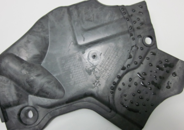 塑鋼發(fā)動機護板等離子清洗設備處理前-普樂斯等離子清洗機