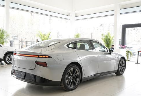 小鵬P7要點(diǎn)一覽，普樂(lè)斯等離子清洗機(jī)觀察