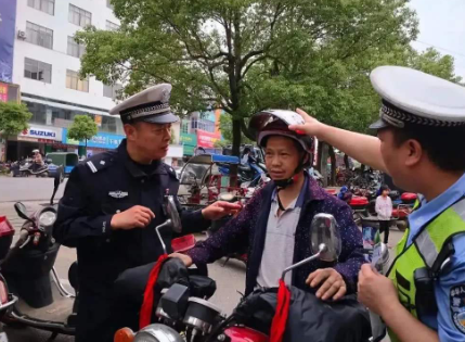 著急進(jìn)入頭盔生產(chǎn)行列？普樂斯等離子清洗機(jī)這樣看