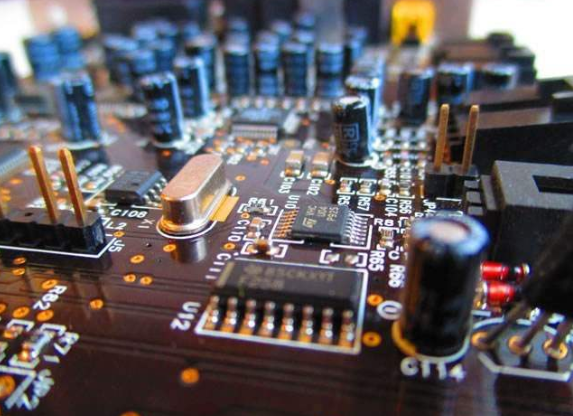 “兩會(huì)”中的集成電路新動(dòng)向-普樂斯等離子清洗機(jī)