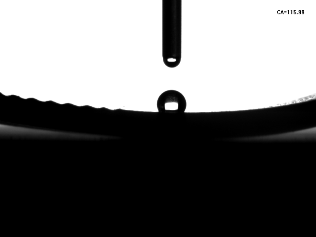 PTFE鐵氟龍唇形唇片油封在經(jīng)等離子清洗機(jī)處理前的接觸角為115.99°-普樂斯