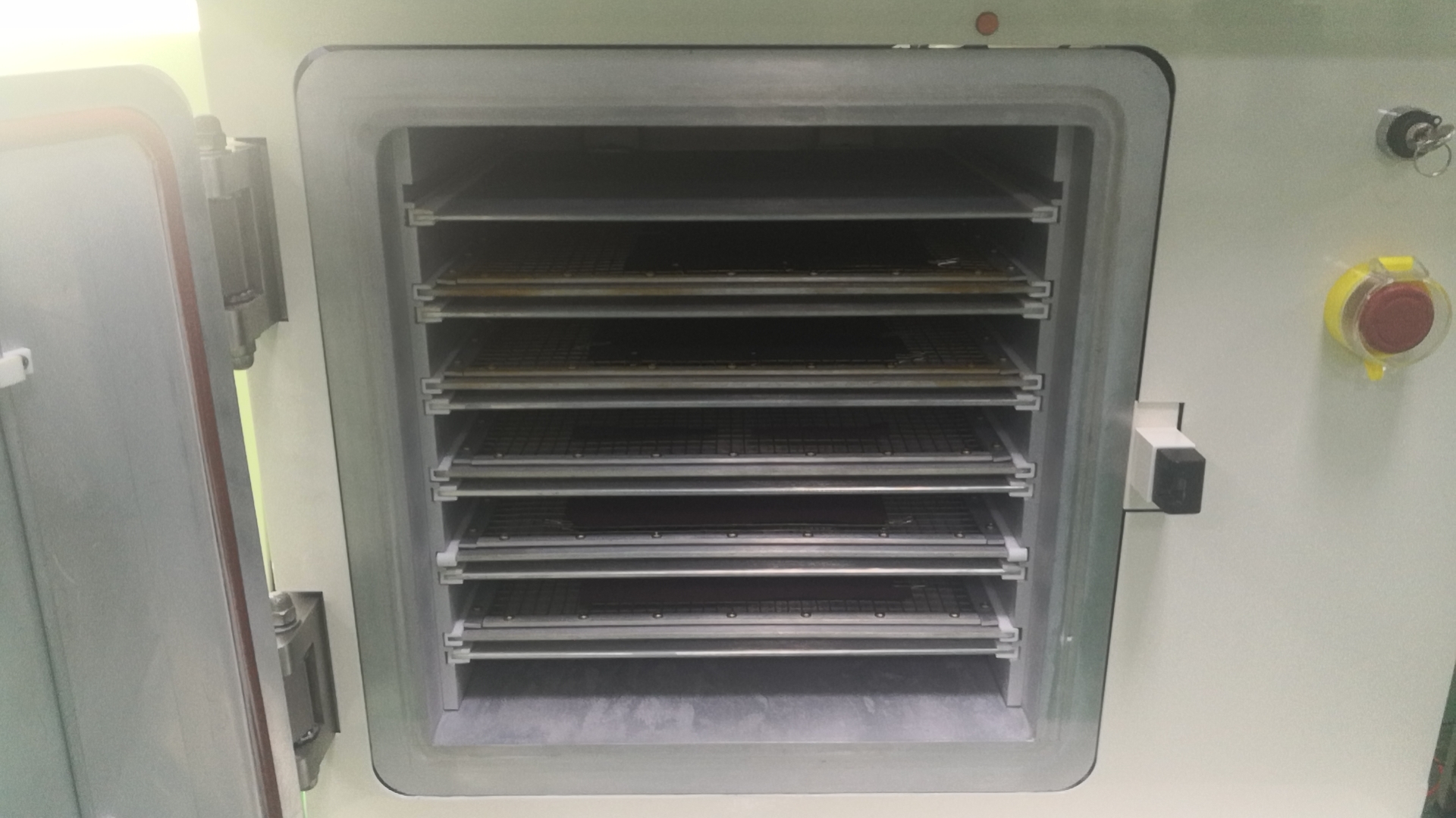 水平平板式等離子表面處理設(shè)備處理PTFE鐵氟龍-普樂斯